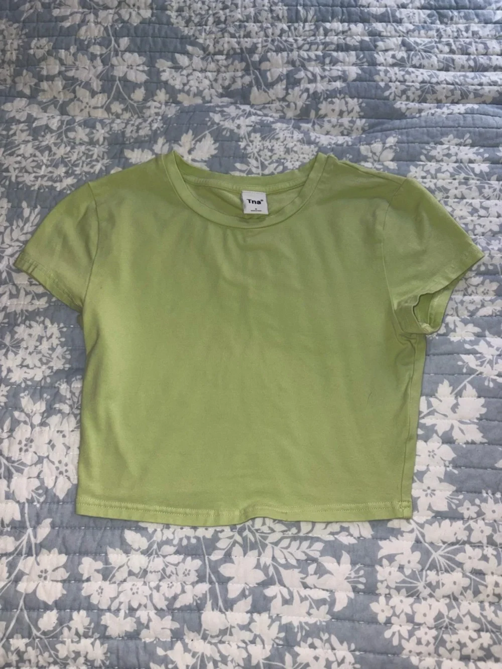 TNA Cropped Tee - Picture 1 of 2